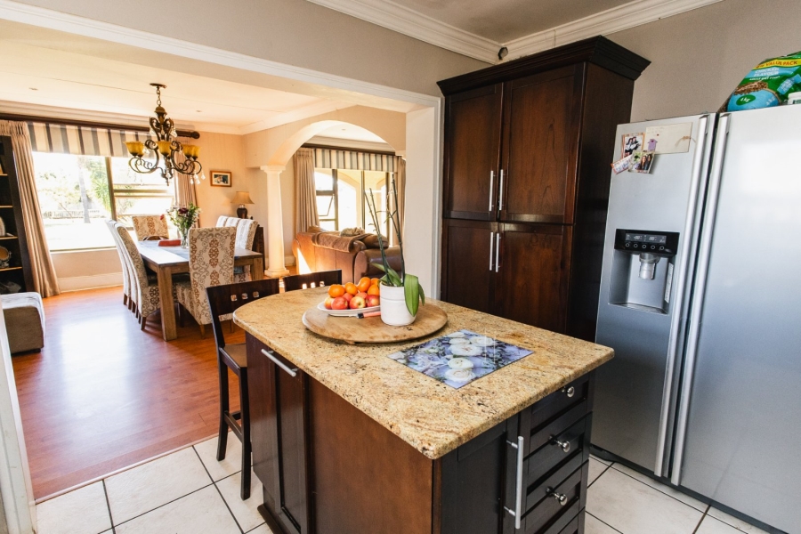 4 Bedroom Property for Sale in Groenvlei Sh Free State